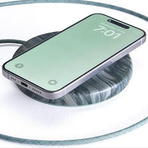 Einova Classic Stone – Marble Wireless Charging Pad Designed in Italy
